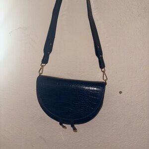 Elegant Blue Croc-Embossed Shoulder Bag